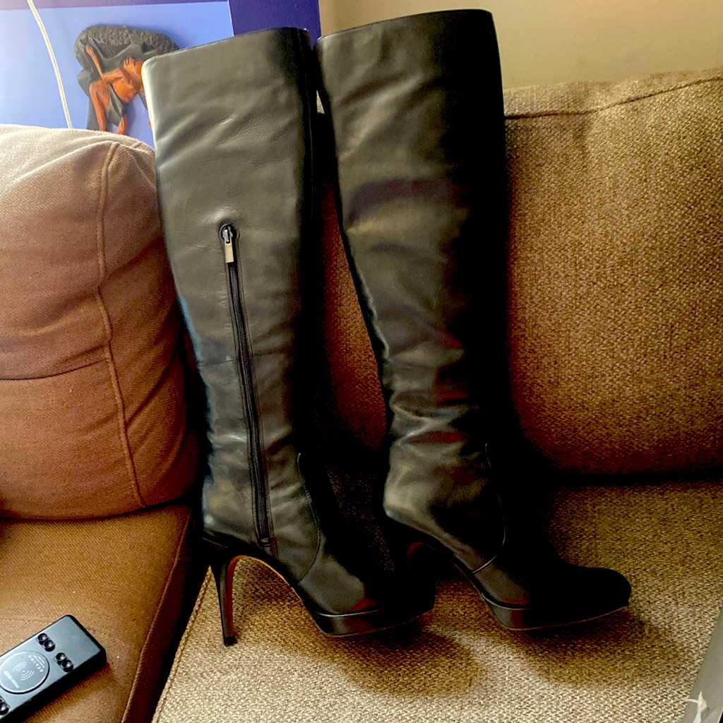 Vince Camuto Leather High Heels These Boots Are Over The Knees Banging